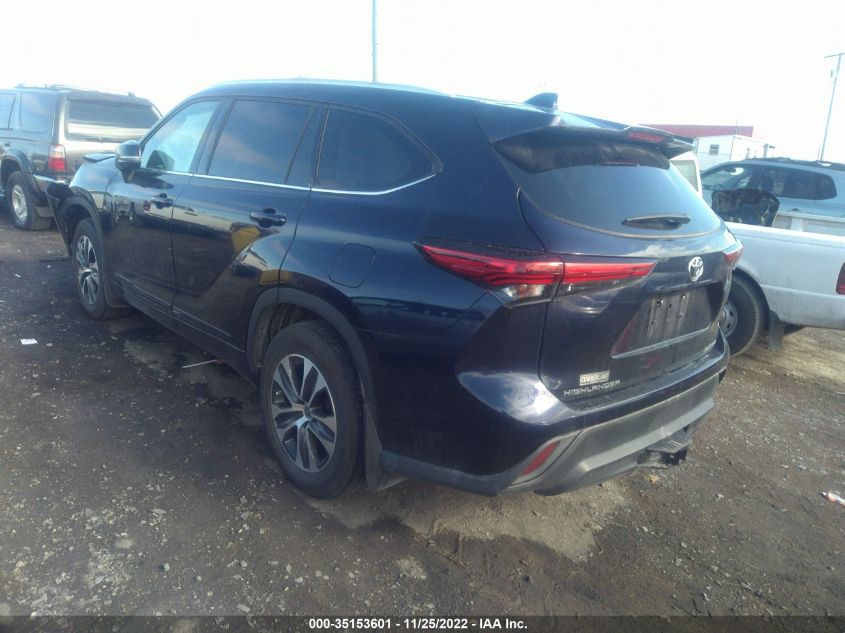 2022 TOYOTA HIGHLANDER XLE VIN: 5TDGZRBH8NS569307
