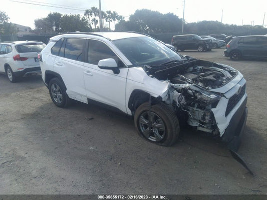 2022 TOYOTA RAV4 XLE VIN: 2T3W1RFV0NC181443