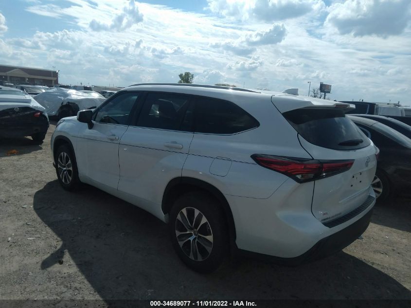 2022 TOYOTA HIGHLANDER XLE VIN: 5TDGZRAH1NS092527