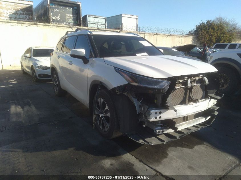 2021 TOYOTA HIGHLANDER XLE VIN: 5TDHZRAH5MS531229