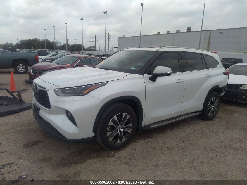 2022 TOYOTA HIGHLANDER XLE VIN: 5TDGZRBH8NS169778