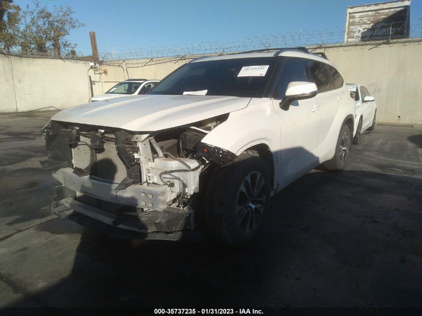 2021 TOYOTA HIGHLANDER XLE VIN: 5TDHZRAH5MS531229