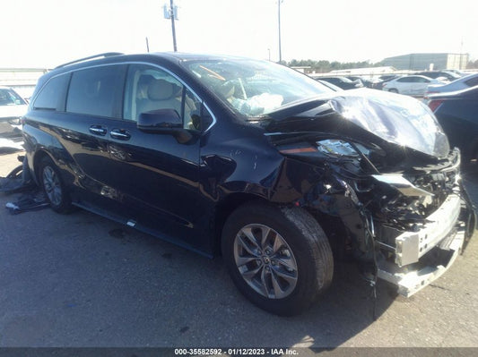 2022 TOYOTA SIENNA XLE VIN: 5TDYRKEC1NS135872