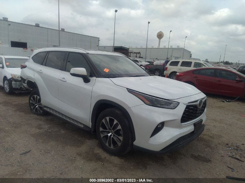 2022 TOYOTA HIGHLANDER XLE VIN: 5TDGZRBH8NS169778