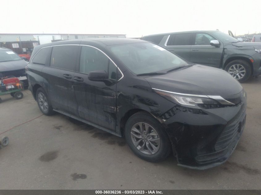 2022 TOYOTA SIENNA LE VIN: 5TDKRKEC1NS102456