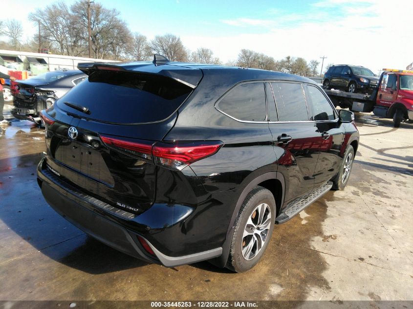 2021 TOYOTA HIGHLANDER XLE VIN: 5TDGZRBH6MS135949