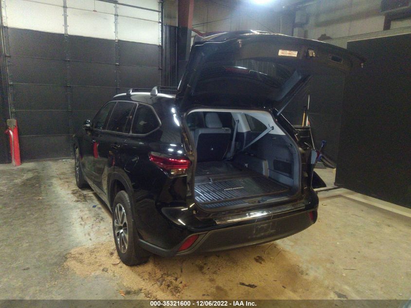 2022 TOYOTA HIGHLANDER XLE VIN: 5TDHZRBH2NS213844