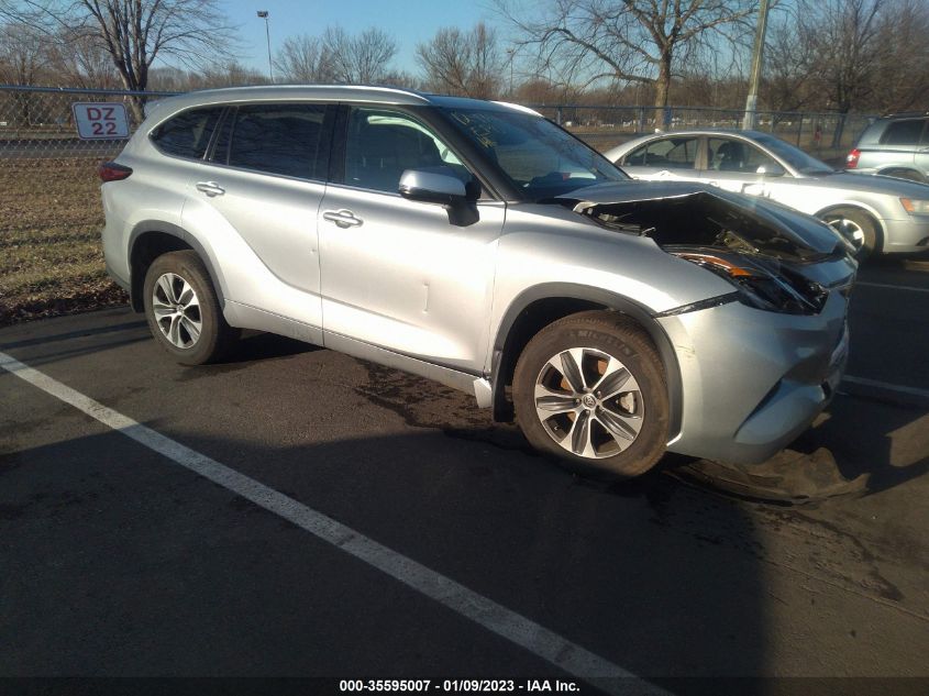 2021 TOYOTA HIGHLANDER XLE VIN: 5TDGZRBH8MS097320