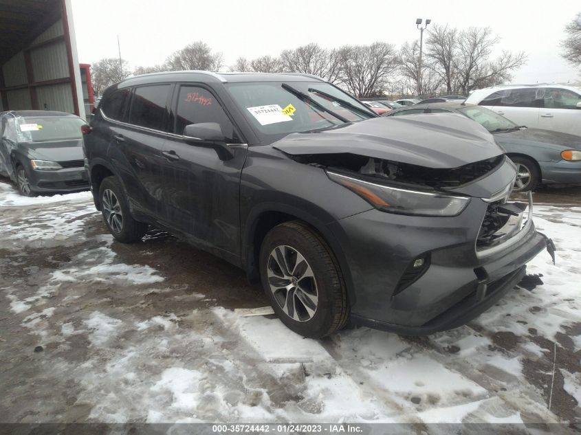 2022 TOYOTA HIGHLANDER XLE VIN: 5TDGZRBH2NS161773