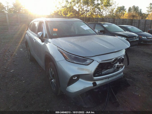 2021 TOYOTA HIGHLANDER XLE VIN: 5TDGZRBH9MS104856