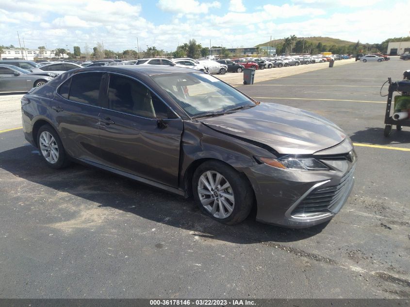 2022 TOYOTA CAMRY LE VIN: 4T1C11AK2NU677045