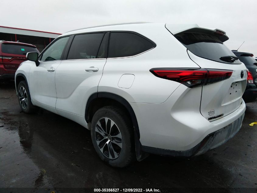 2022 TOYOTA HIGHLANDER XLE VIN: 5TDGZRBH9NS584589