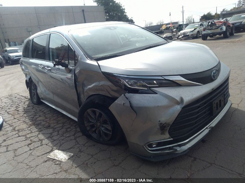 2022 TOYOTA SIENNA XLE VIN: 5TDYRKEC8NS086153