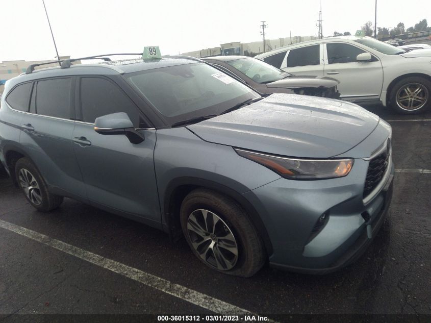 2022 TOYOTA HIGHLANDER XLE VIN: 5TDHZRAH5NS114128