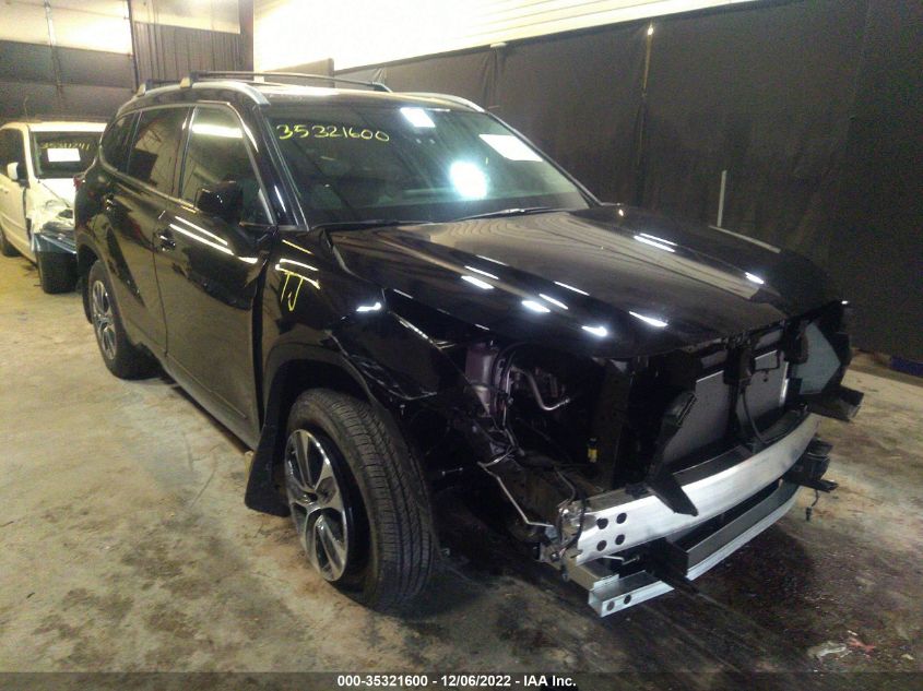 2022 TOYOTA HIGHLANDER XLE VIN: 5TDHZRBH2NS213844