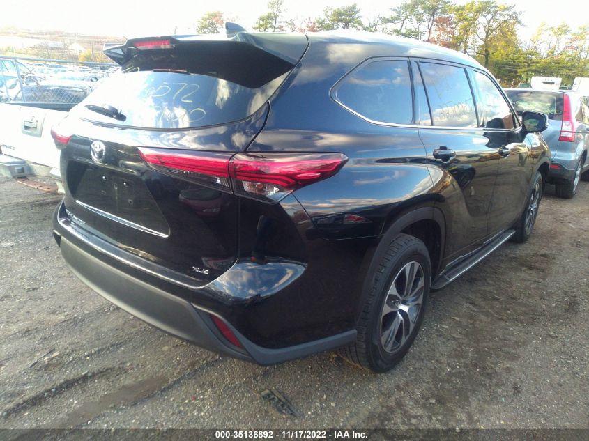 2021 TOYOTA HIGHLANDER XLE VIN: 5TDGZRAH9MS076154