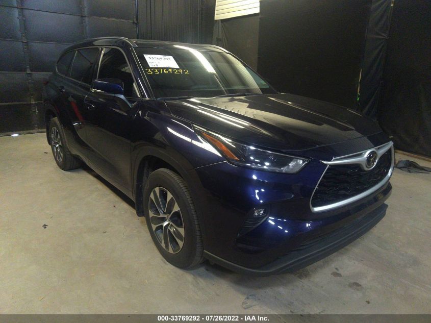 2021 TOYOTA HIGHLANDER XLE VIN: 5TDGZRBH2MS097314