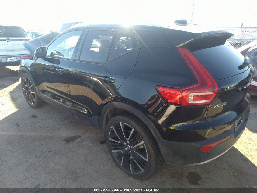 2020 VOLVO XC40 MOMENTUM VIN: YV4162UK0L2308625
