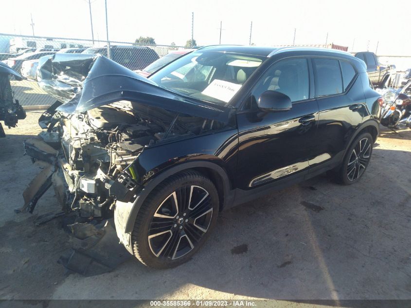 2020 VOLVO XC40 MOMENTUM VIN: YV4162UK0L2308625